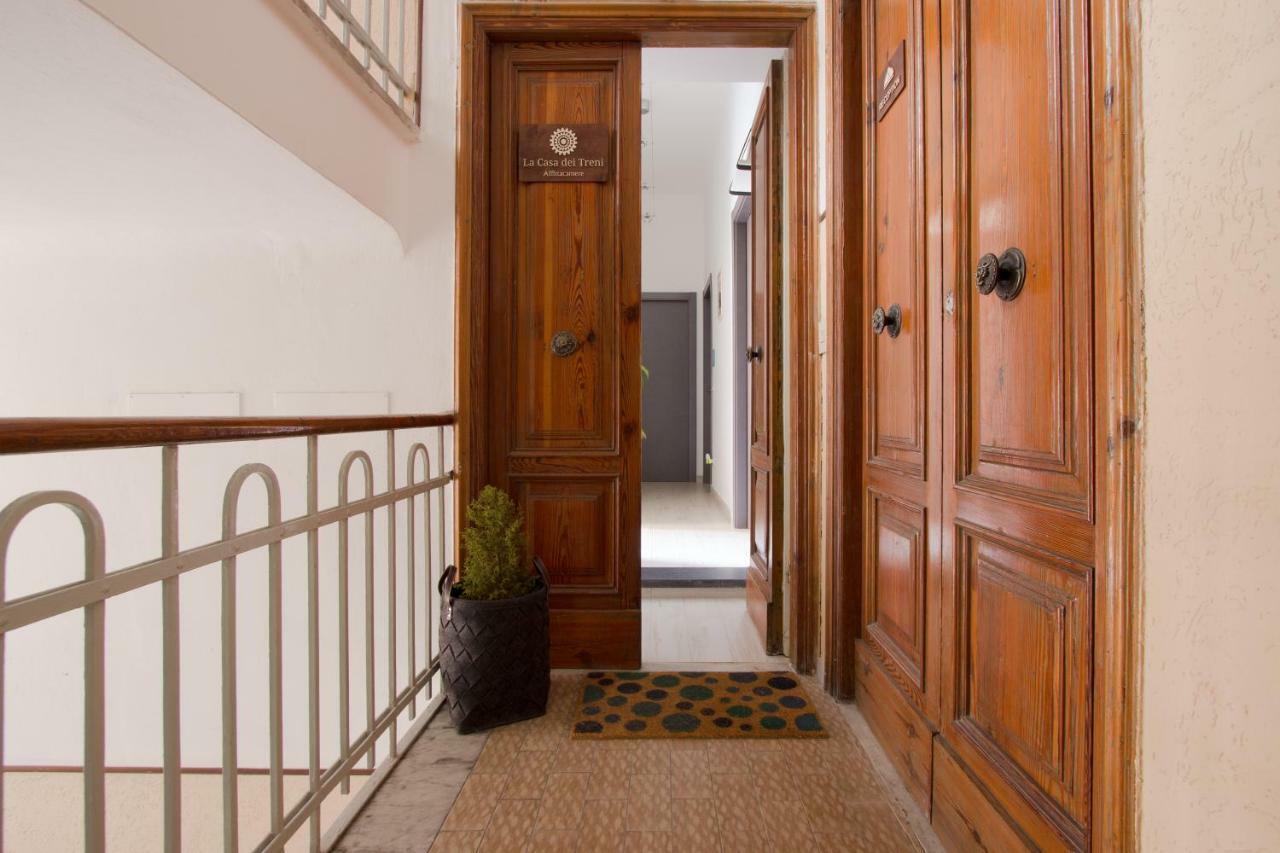 La Casa Dei Treni Affittacamere City Rooms For Travel Lovers La Spezia Kültér fotó